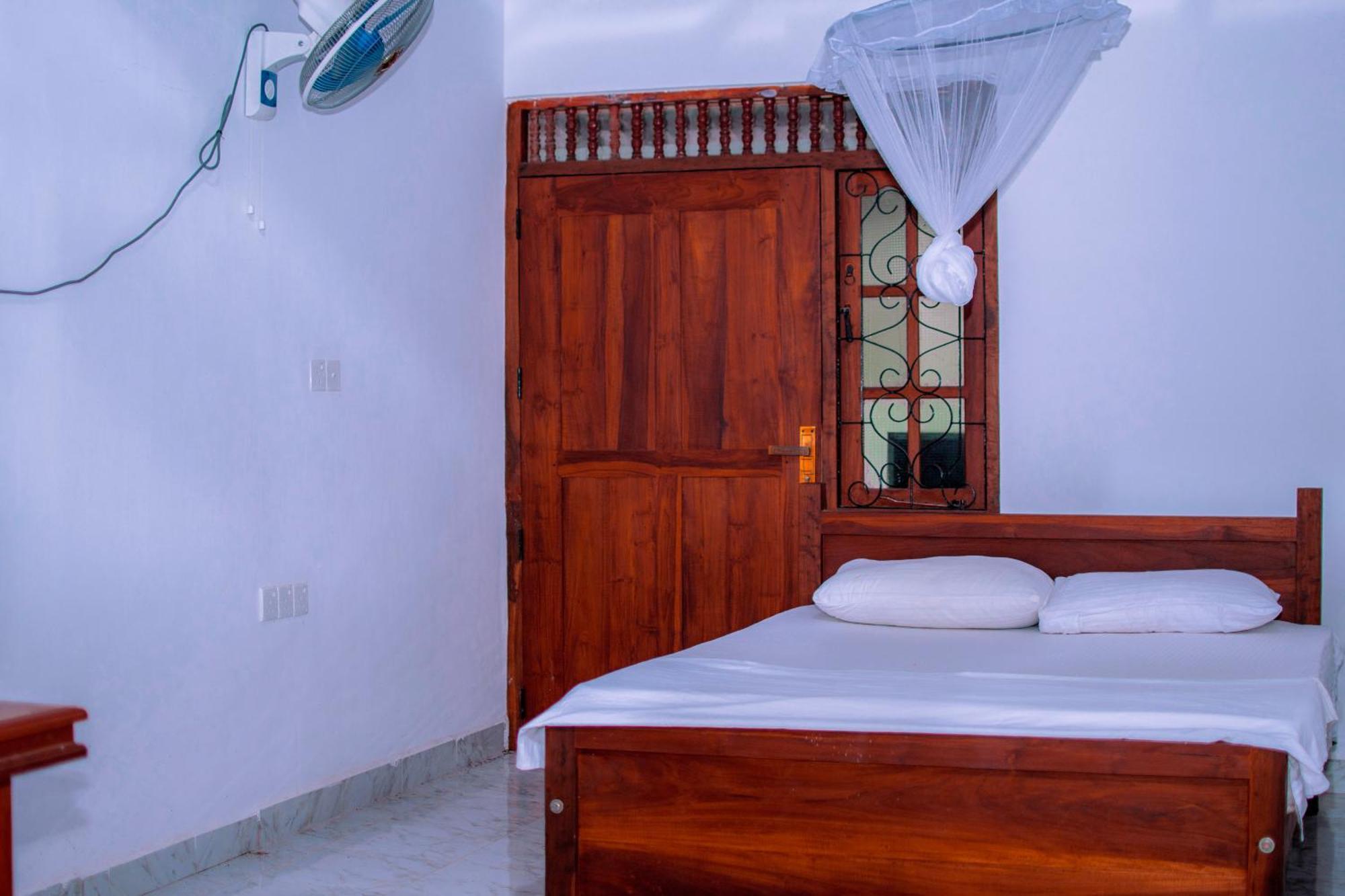 Tourist Holiday Inn Dambulla Exterior photo